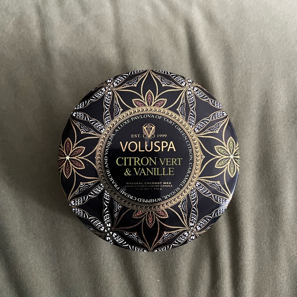 Brand New, Never Used VOLUSPA Tin Candle 🕯